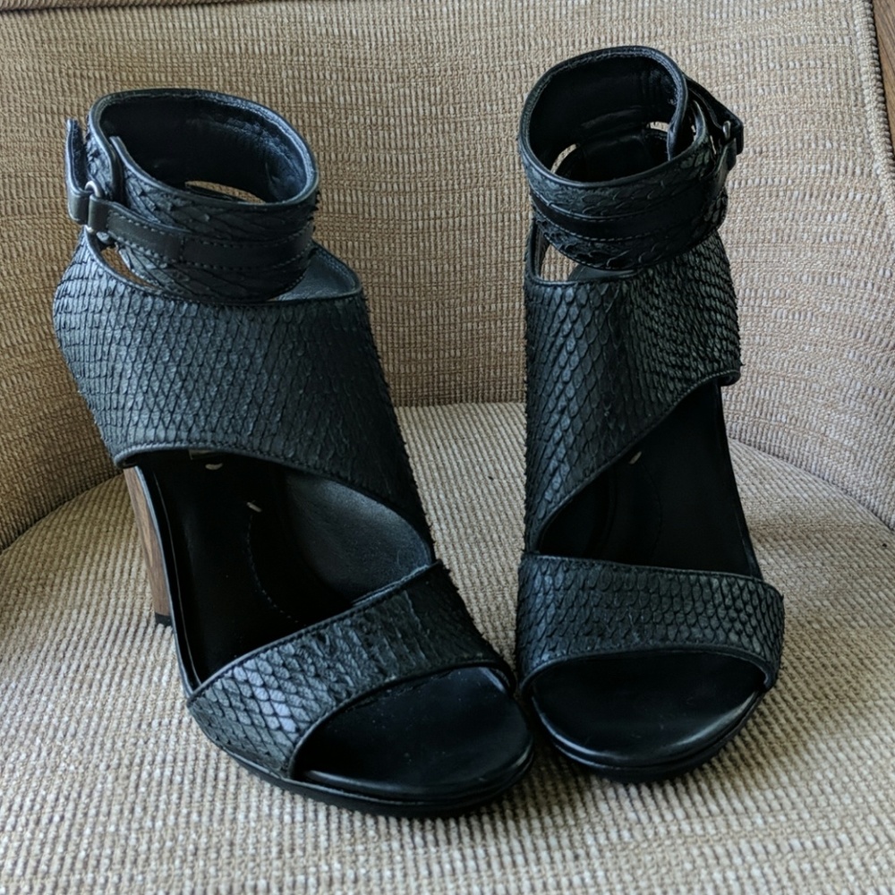 BCBG shoes